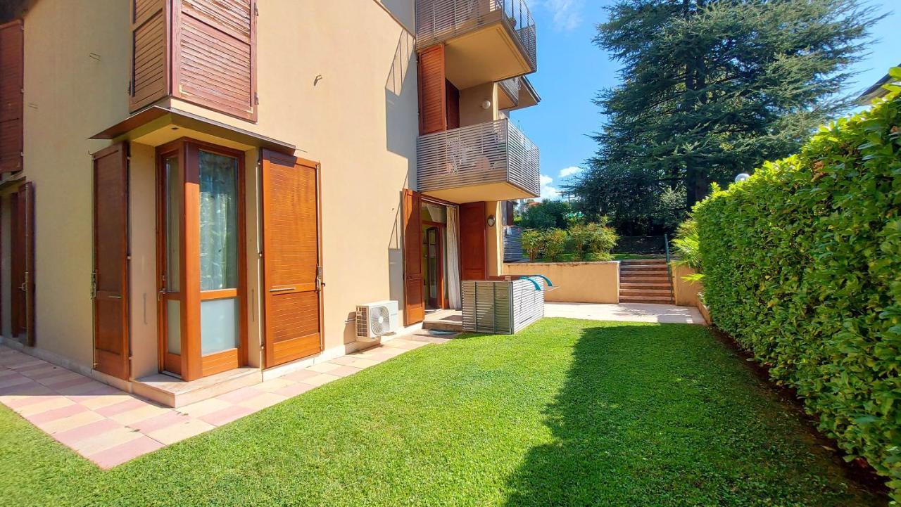 Colors Pool Apartment Bardolino Exteriör bild
