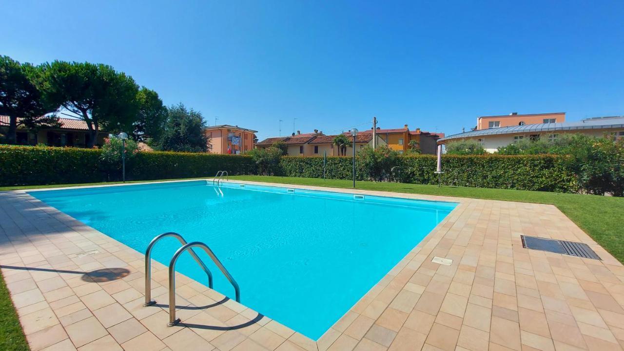 Colors Pool Apartment Bardolino Exteriör bild