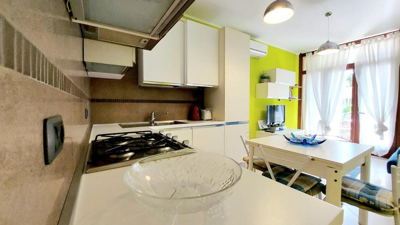 Colors Pool Apartment Bardolino Exteriör bild