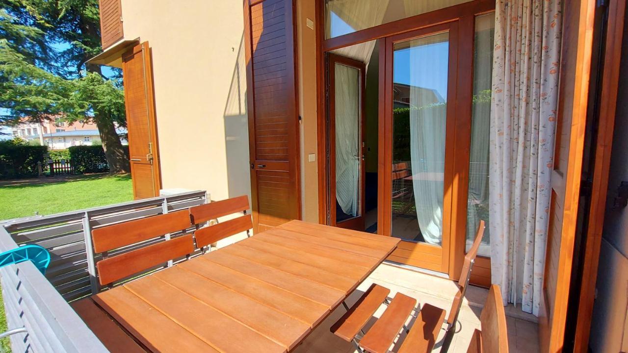 Colors Pool Apartment Bardolino Exteriör bild